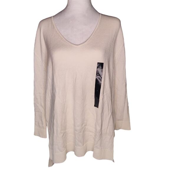 Banana Republic Sweaters - Banana Republic Factory V-neck Light Weight Pullover Sweater Cream Beige Large